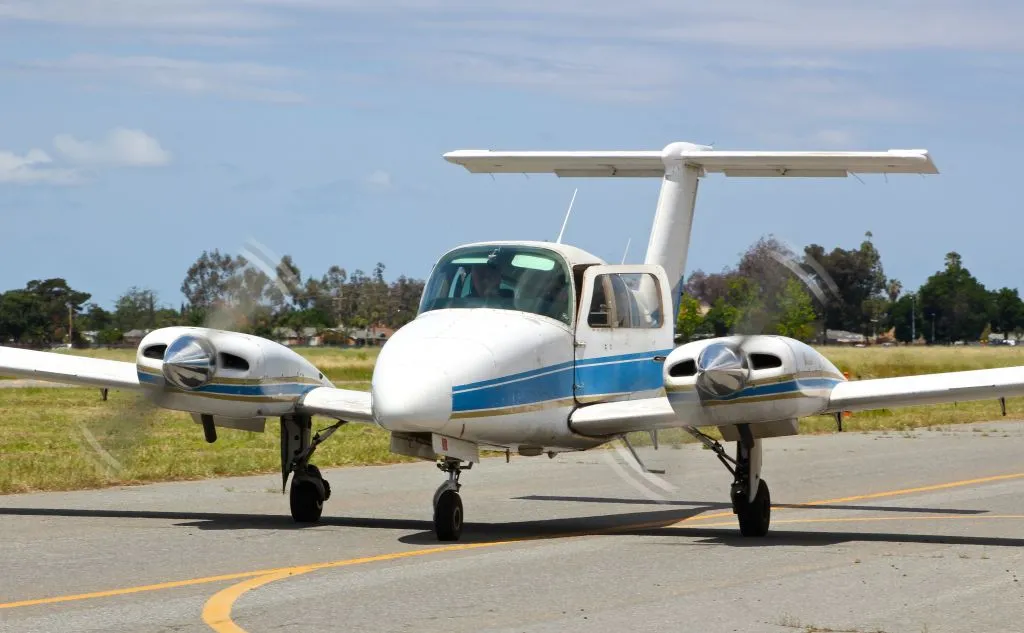 Twin-engine aircraft performance chart